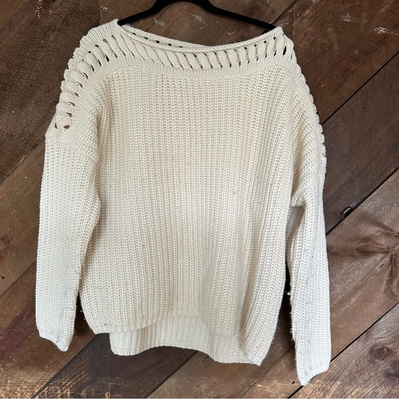Buffalo cream sweater - Picture 1 of 2
